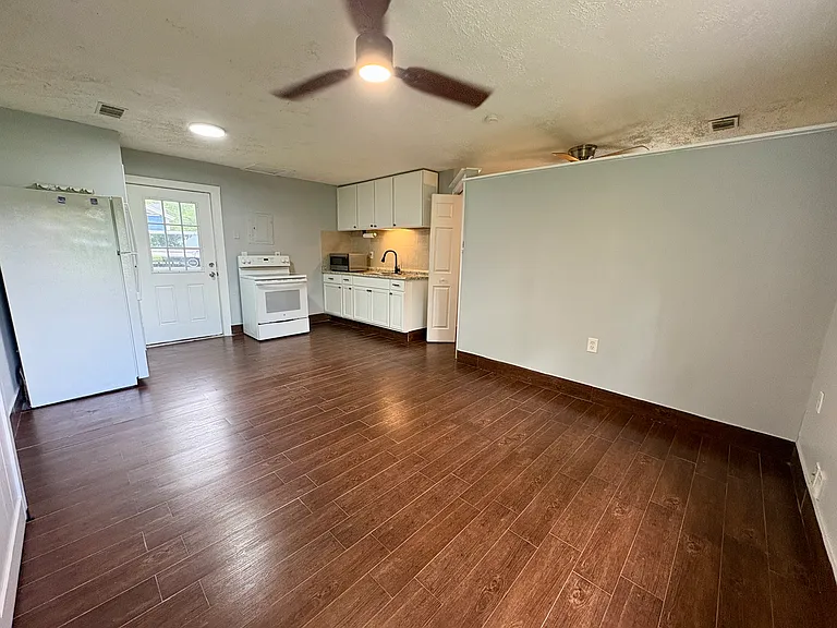 2177 Lake Dr #1 — Photo 3