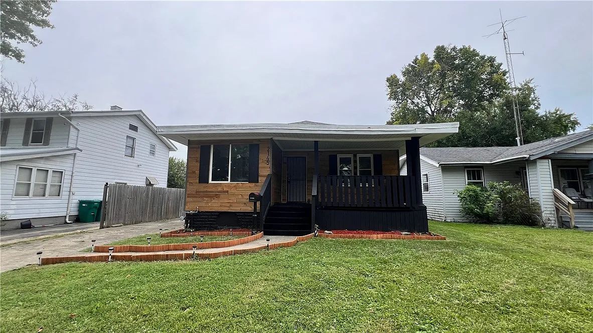 2145 E Decatur St photo 1
