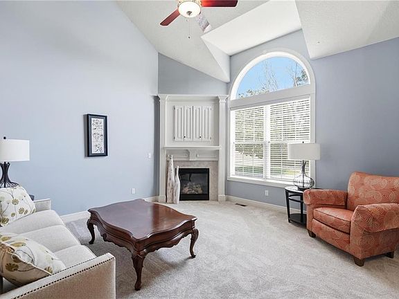 5th image of 15608 W 61st Ter