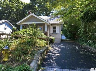 100 Willow Ave, Huntington, NY 11743