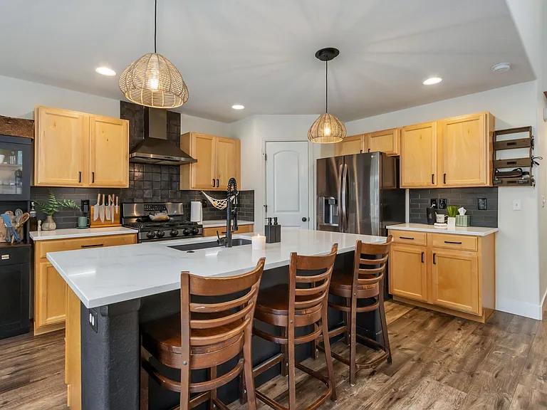 268 Castle Dr — Photo 8