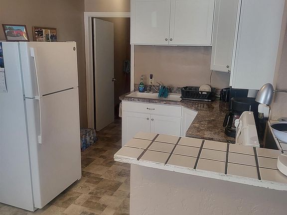 5th image of 612 9th Ave N