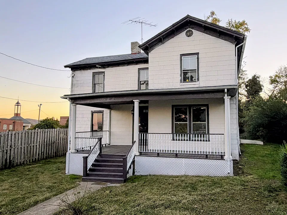 1115 Jackson St