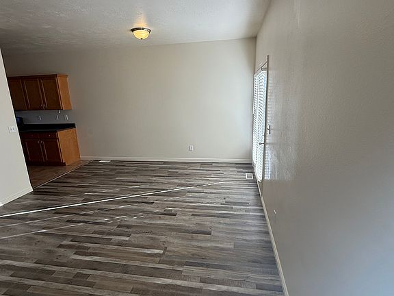 4th image of 1581 W Wyngate Park Dr