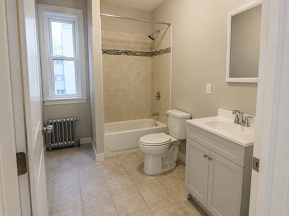 4th image of 1636 Lurting Ave #1