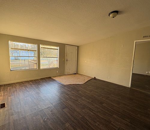 5th image of 129 Alison Dr