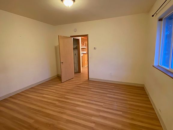 4th image of 47045 Harvard Ave