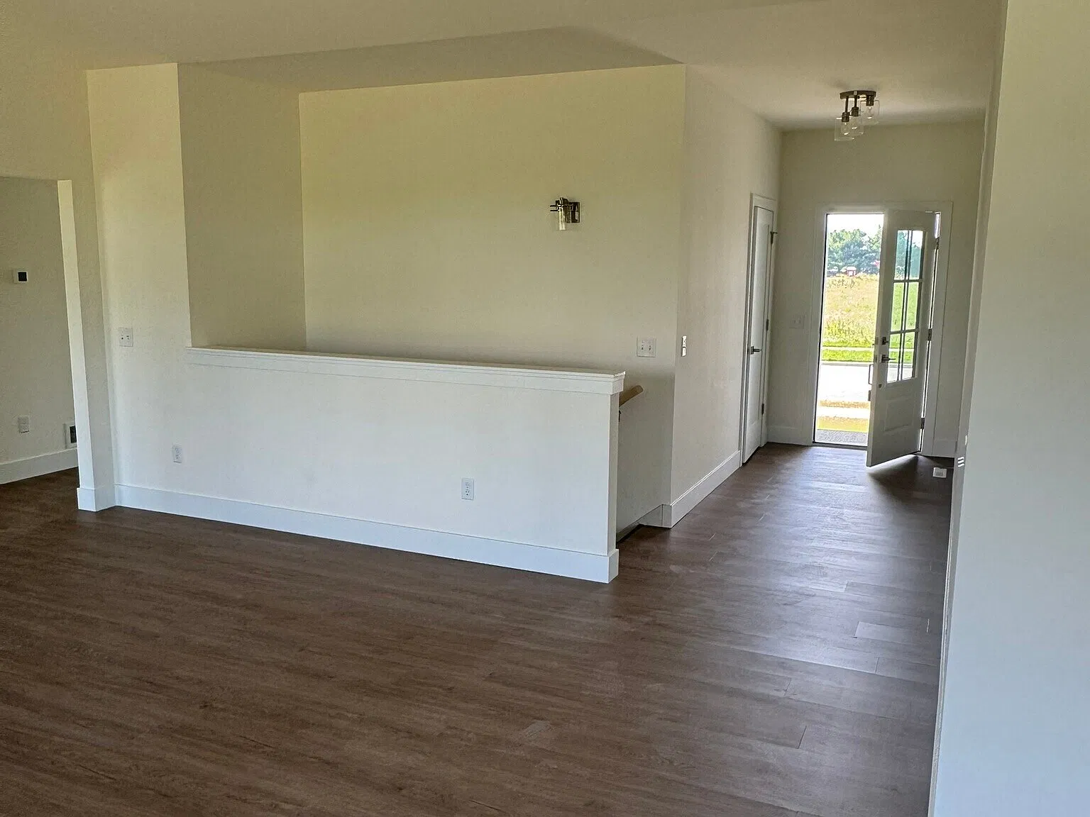 3 bed, 1735 sqft, $2,750 — Photo 2