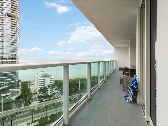 2nd image of 100 Bayview Dr APT 2014