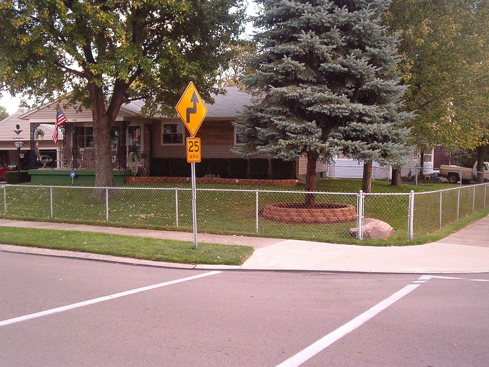 2nd image of 5400 Woodbine Ave