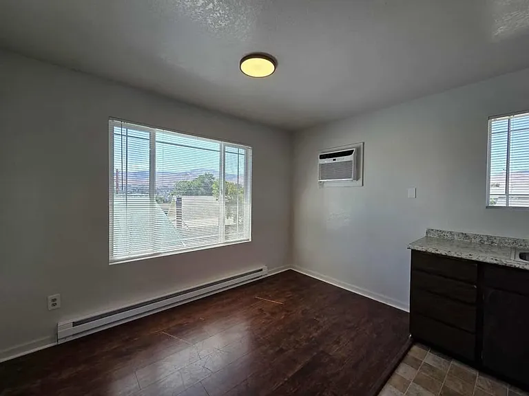 939 N Baker Ave — Photo 15