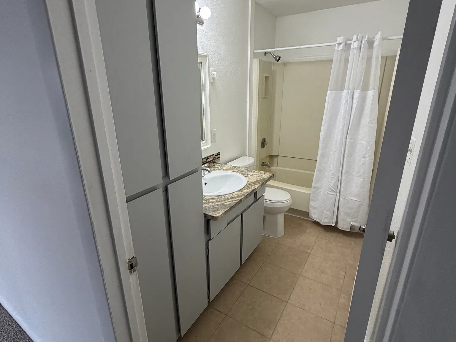 3289 Lombardy ln. — Photo 3