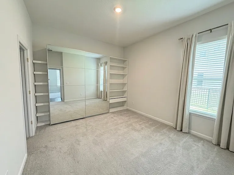 Bedroom with Walk-in Closet