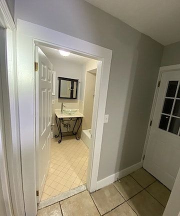 5th image of 28 Bowers Ave #2