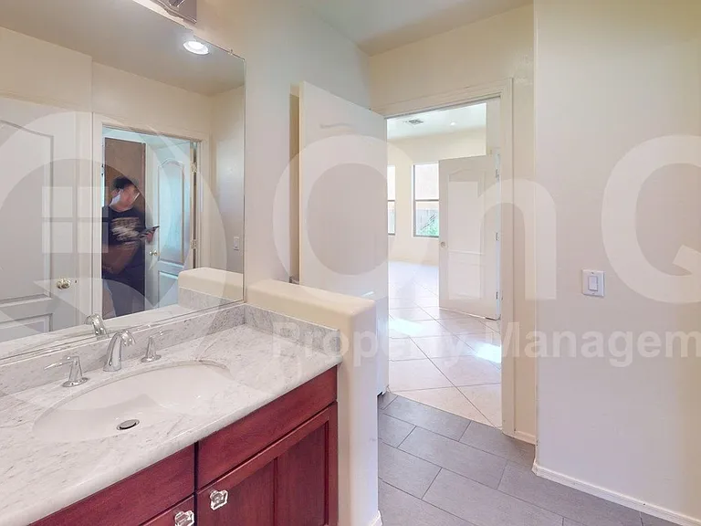 1230 N Golden Palomino Pl — Photo 17