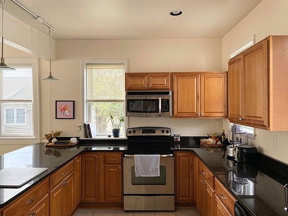 4th image of 535 Washington Park #2
