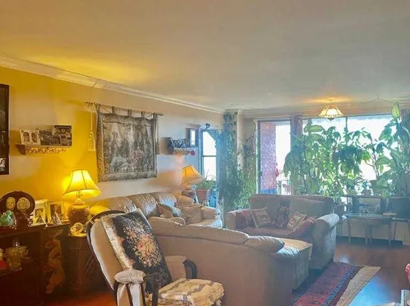 61-20 Grand Central Parkway image 6 of 18