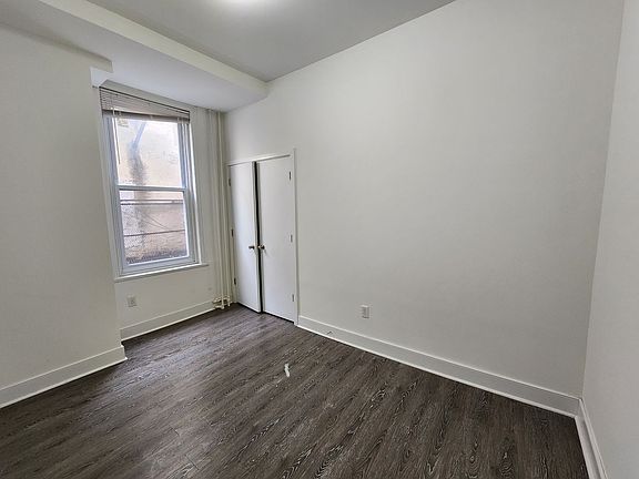 3rd image of 2841 W Girard Ave #2R