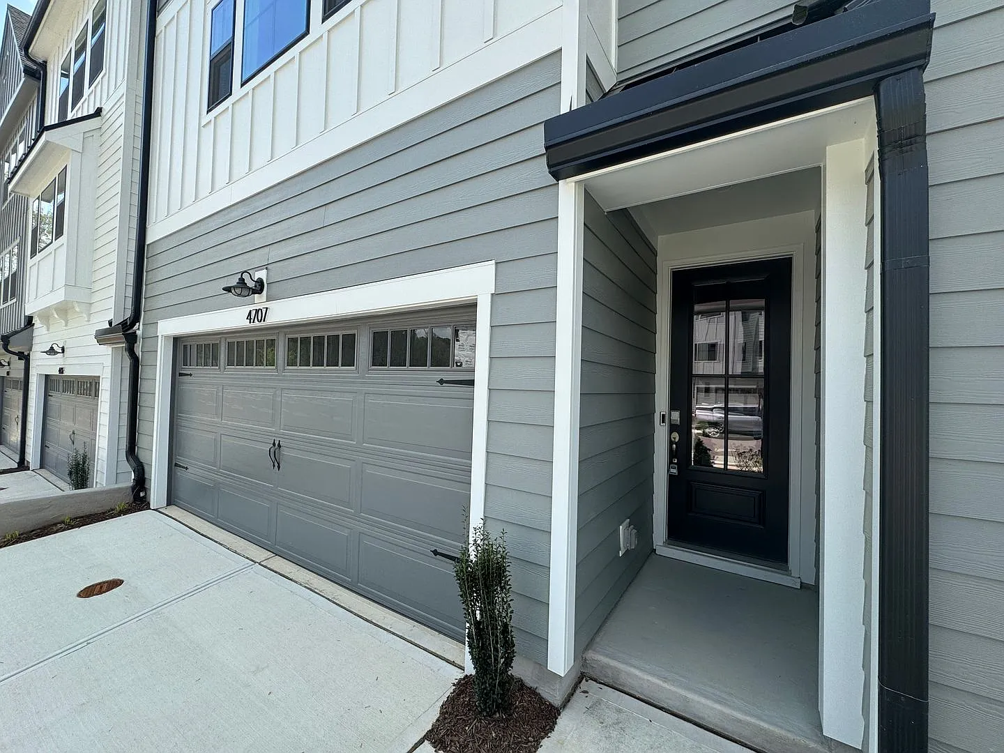 Luxury Townhome Near Umstead Park — Photo 2