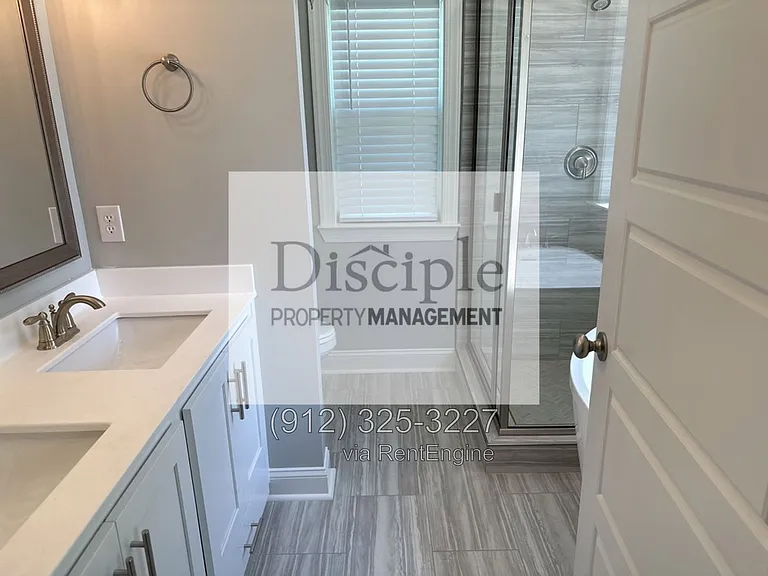 79 Ennis Rd — Photo 56