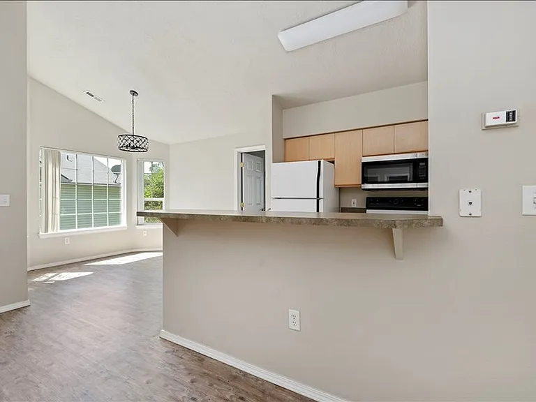 121 N Avenger Ln — Photo 10