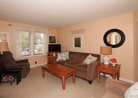 3rd image of 64 Charnwood Dr
