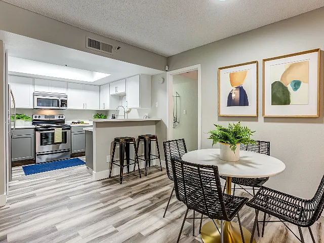 Avana Gilbert — Photo 1