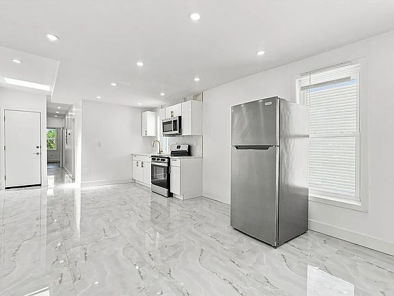 5th image of 1119 N 41st St #D1