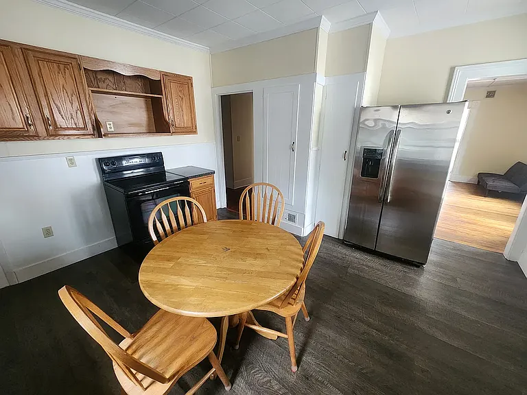 115 Tompkins St — Photo 2