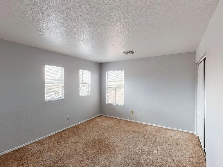 377 Ravensmere Ave — Photo 35