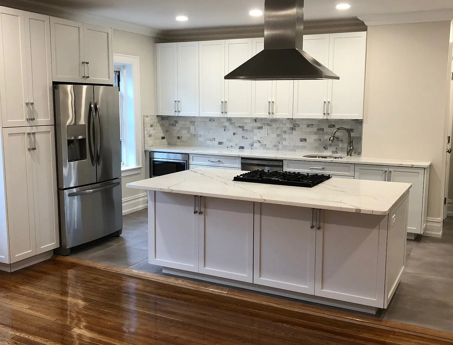 Kensington Court Apartments — Photo 1