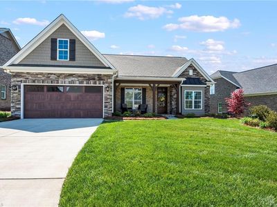 140 Castle Pond Dr, Winston Salem, NC, 27107
