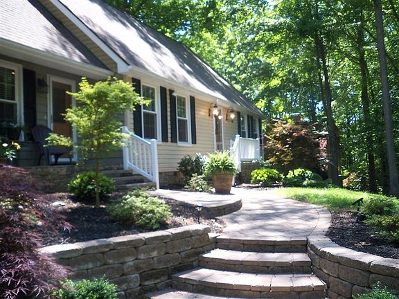 2nd image of 280 Cambridge Cir