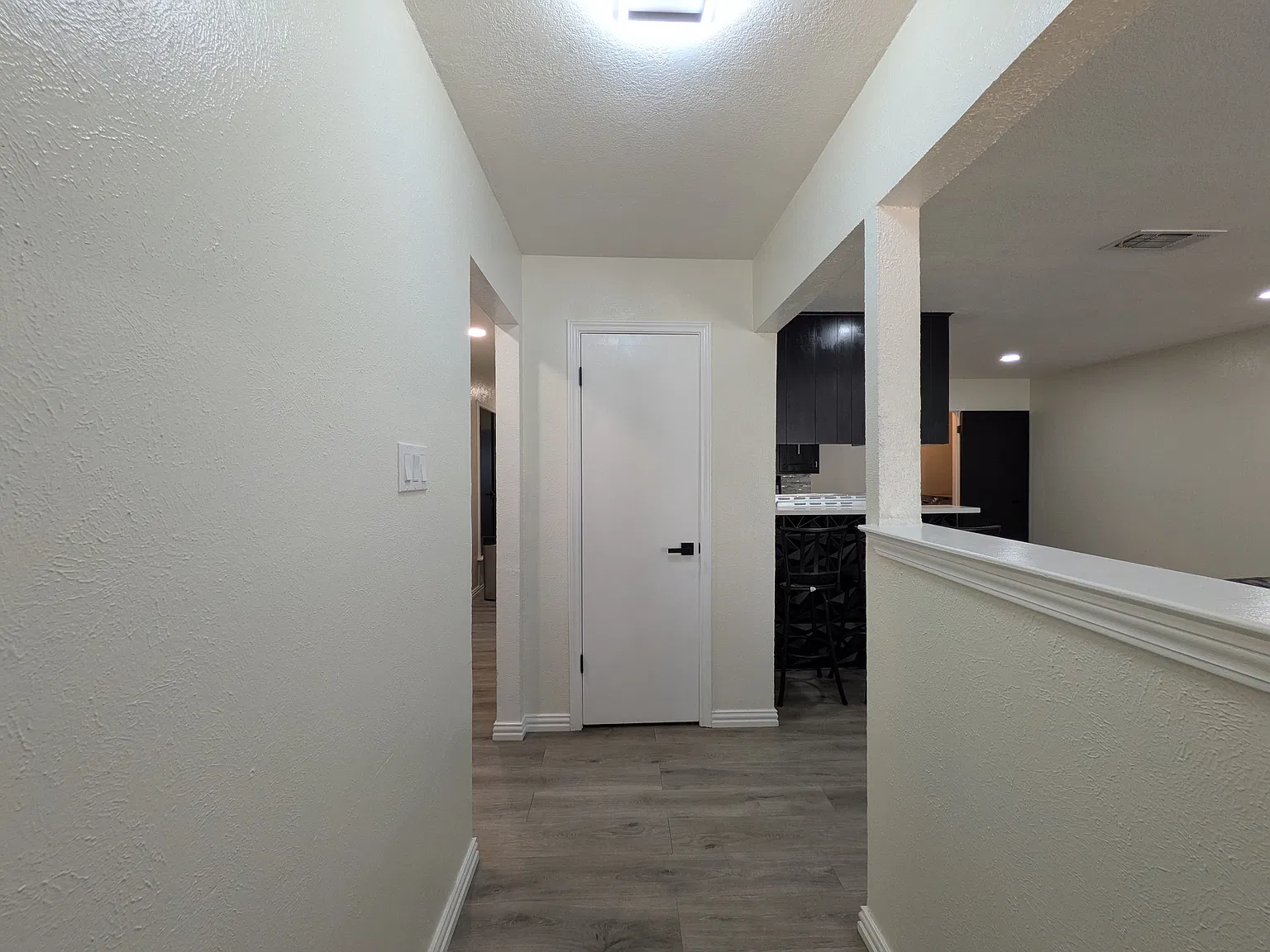 3 bed, 1283 sqft, $1,895 — Photo 2