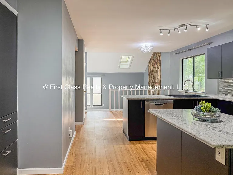 8015 Tiburon Cir — Photo 21