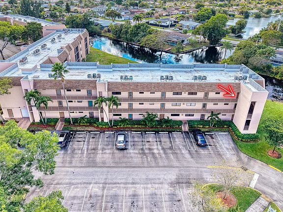 5th image of 10466 Sunrise Lakes Boulevard #312