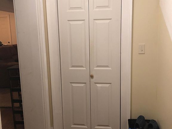 3rd image of 236 Salt Springs St