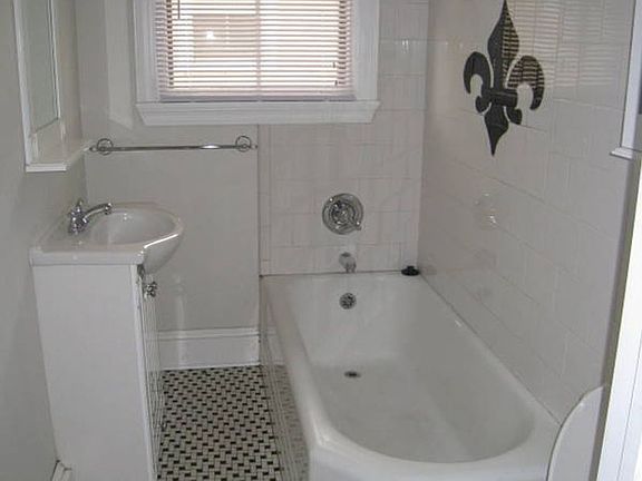 3rd image of 4011 Iberville St