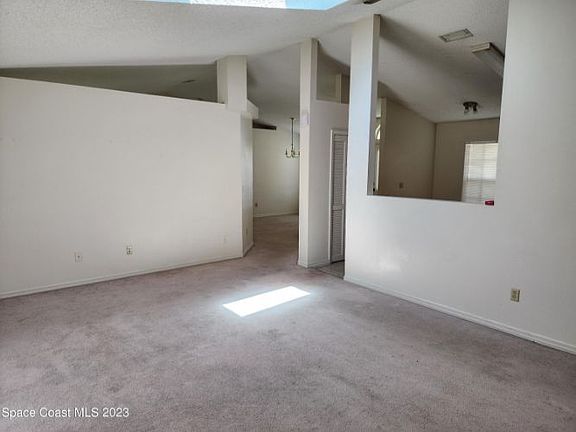 3rd image of 870 Lyons Cir NW