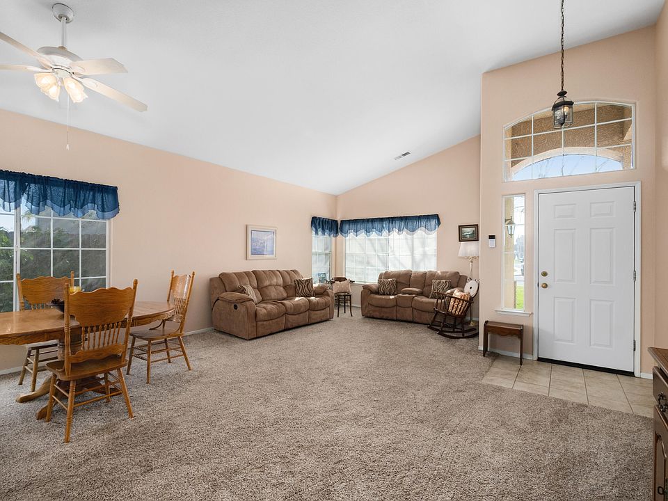 3295 Fountain Plaza Ct Hanford, CA, 93230 Apartments for Rent Zillow