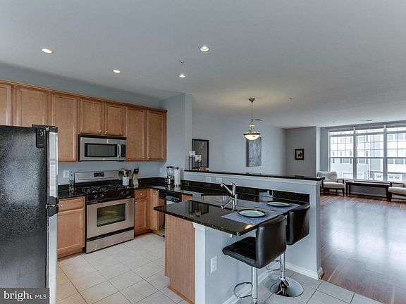 4th image of 152 Moore Dr #1