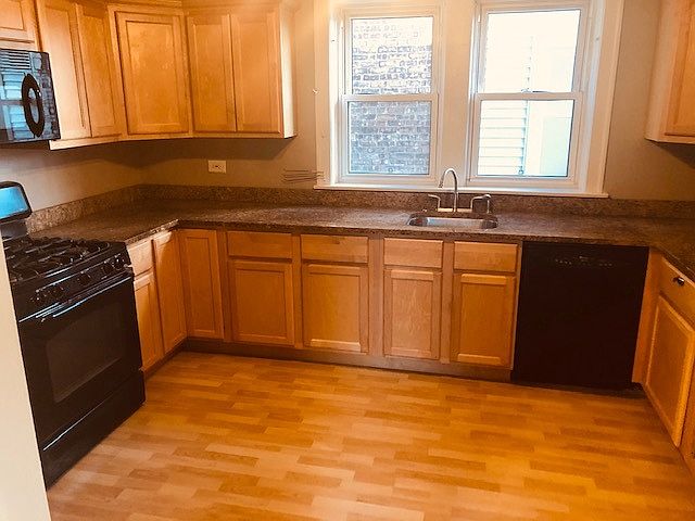 1st image of 10238 S Eberhart Ave #1