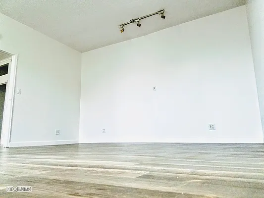 Rented by Citi Habitats | media 11