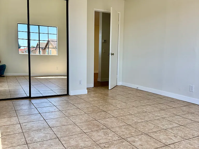 Master Bedroom Entrance (w/ Reach-in Closet)