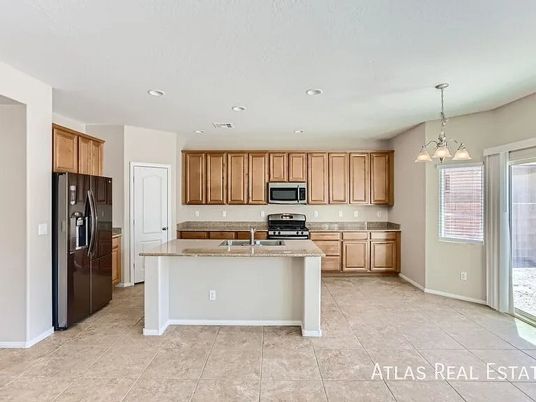 1009 Barron Creek Ave — Photo 5