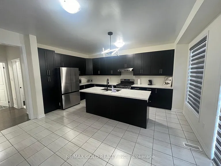 537 Veterans Dr — Photo 14