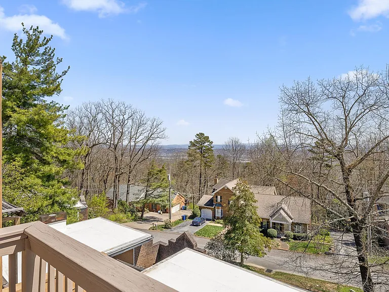 565 Winterview Ln — Photo 57