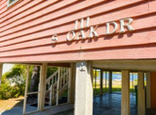 111 S Oak Dr, Surf City, NC 28445