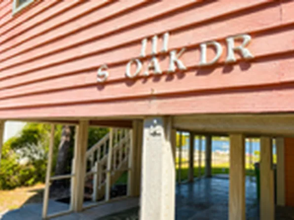111 S Oak Dr, Surf City, NC 28445