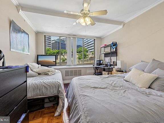 4th image of 1121 Arlington Blvd APT 321